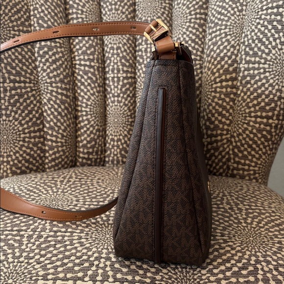 Michael Kors Brown and Cream Interior Bag - Picture 9 of 16